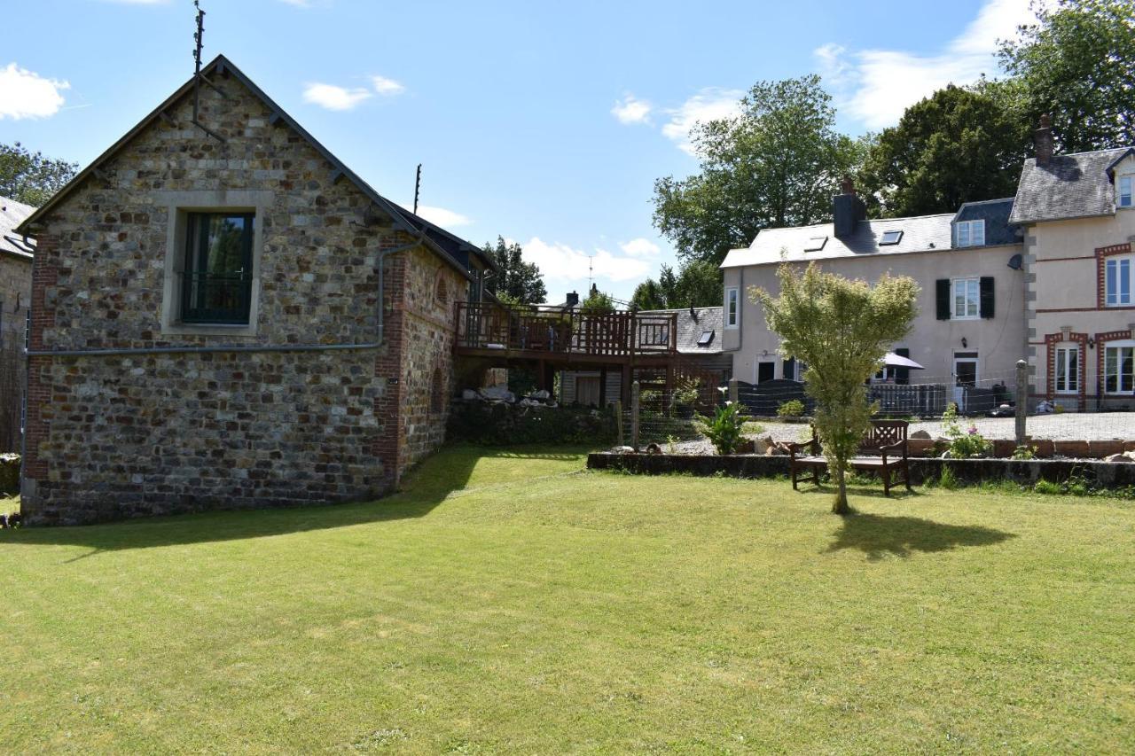 Gites In Le Neufbourg -Mortain Eksteriør billede