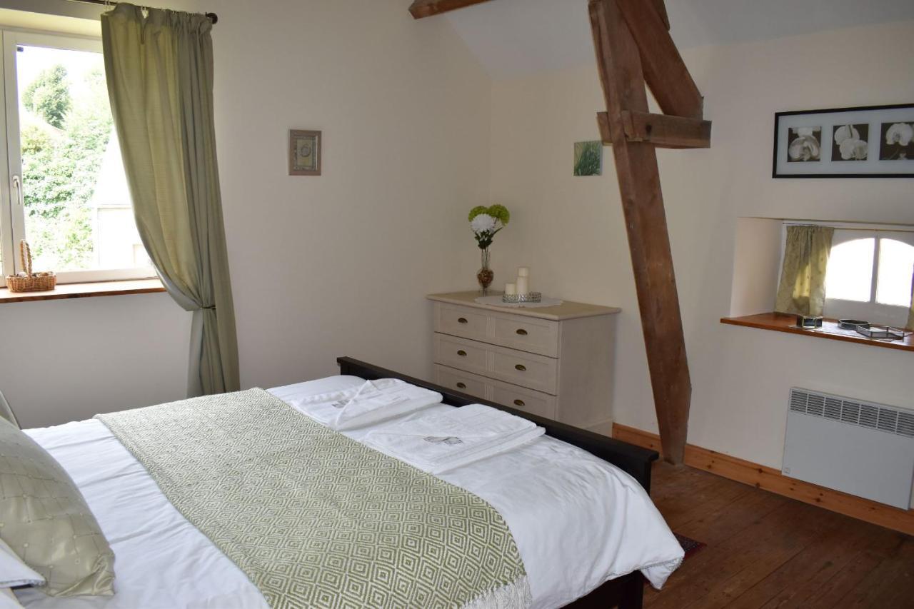 Gites In Le Neufbourg -Mortain Eksteriør billede