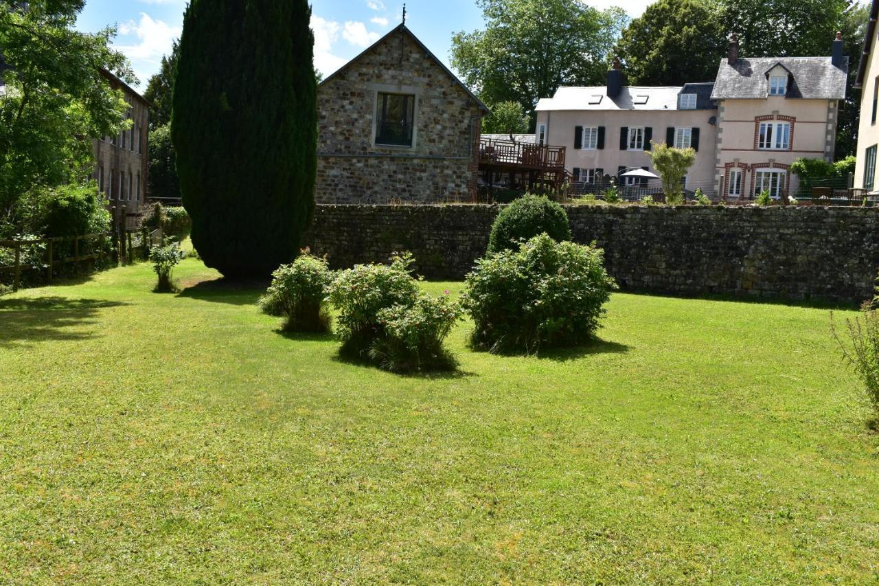 Gites In Le Neufbourg -Mortain Eksteriør billede