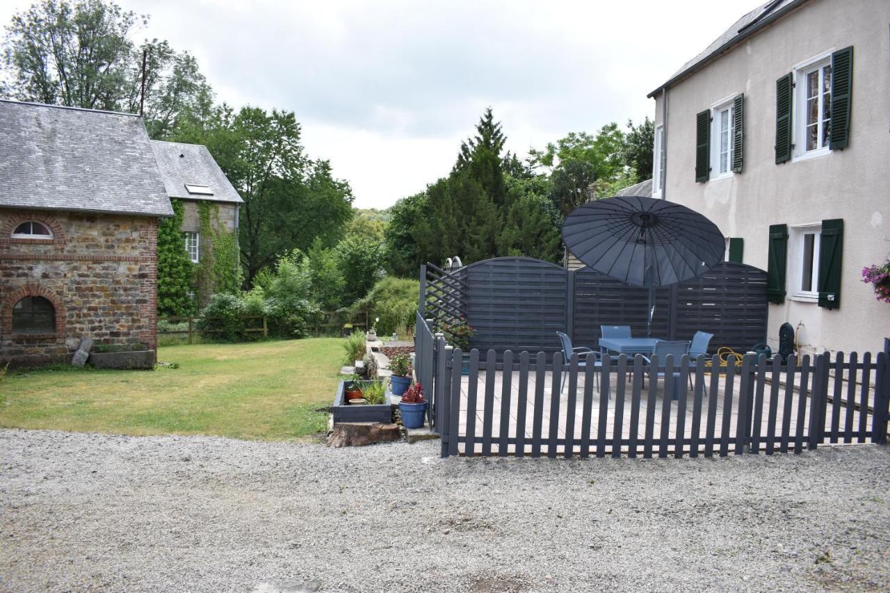Gites In Le Neufbourg -Mortain Eksteriør billede