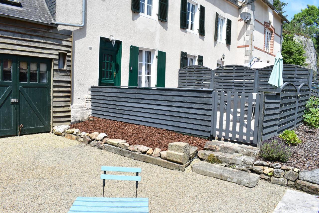 Gites In Le Neufbourg -Mortain Eksteriør billede
